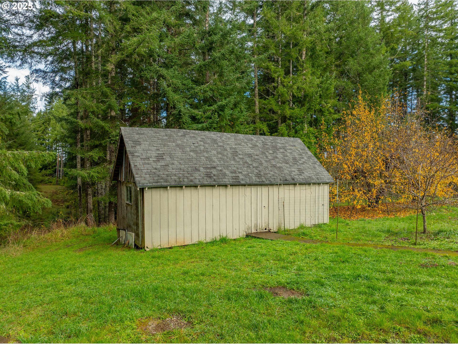 93521 Pleasant Valley Lane Myrtle Point, OR 97458 - Photo 7 of 46