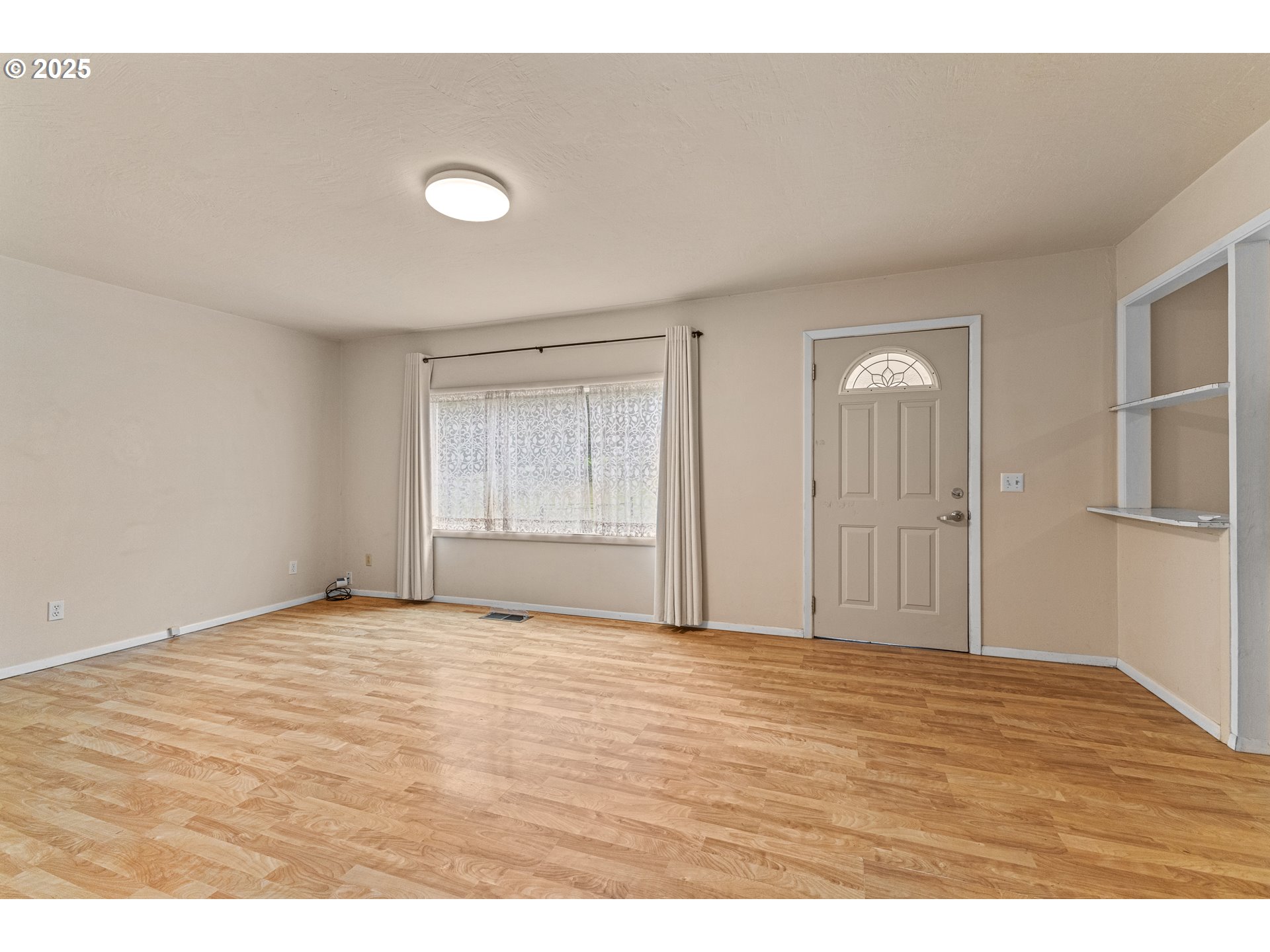 93521 Pleasant Valley Lane Myrtle Point, OR 97458 - Photo 10 of 46