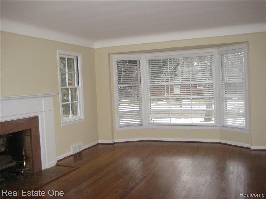 3696 Kenmore Road Berkley, MI 48072 - Photo 2 of 25 Fresh Paint & refinished floors!