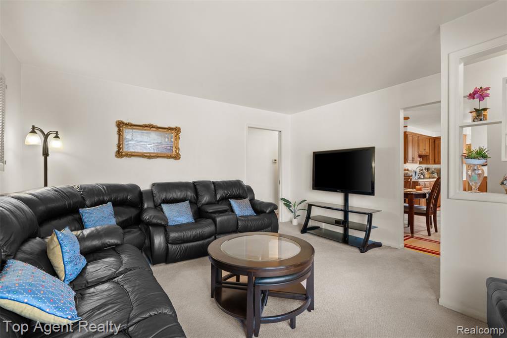 3228 Rome Avenue Warren, MI 48091 - Photo 8 of 44
