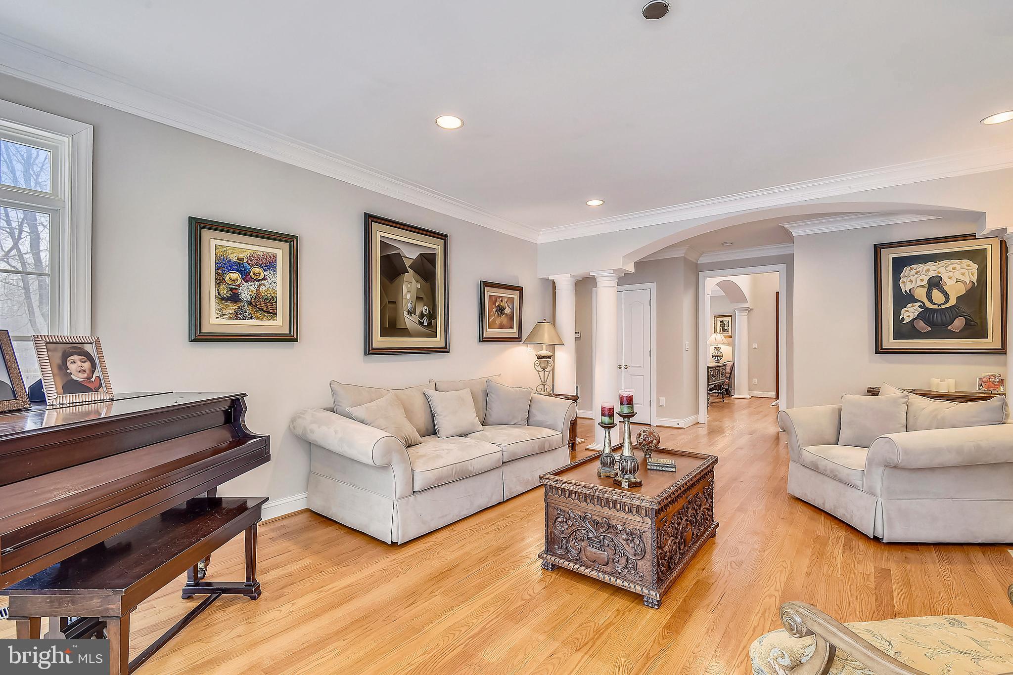 13610 Query Mill Road North Potomac, MD 20878 - Photo 14 of 60 Family Room