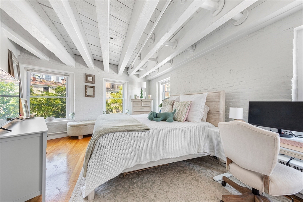 33 Commercial Wharf, Unit 32 Boston, MA 02110 - Photo 15 of 26