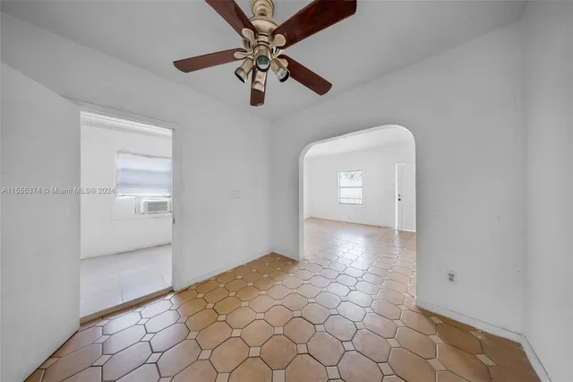a view of a window in an empty room