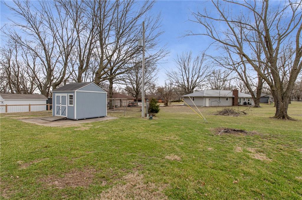 605 East Maple Street Archie, MO 64725 - Photo 37 of 39