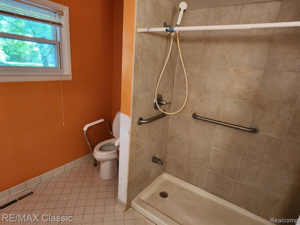4121 Edmore Road Waterford, MI 48329 - Photo 21 of 53