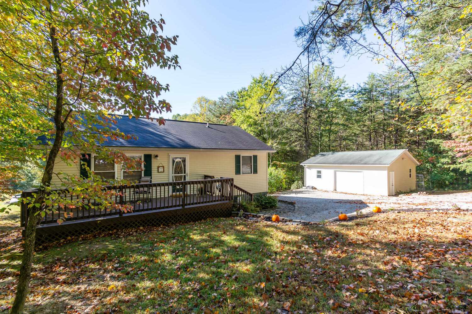 10654 East Dobson Road Bloomfield, IN 47424 - Photo 3 of 35