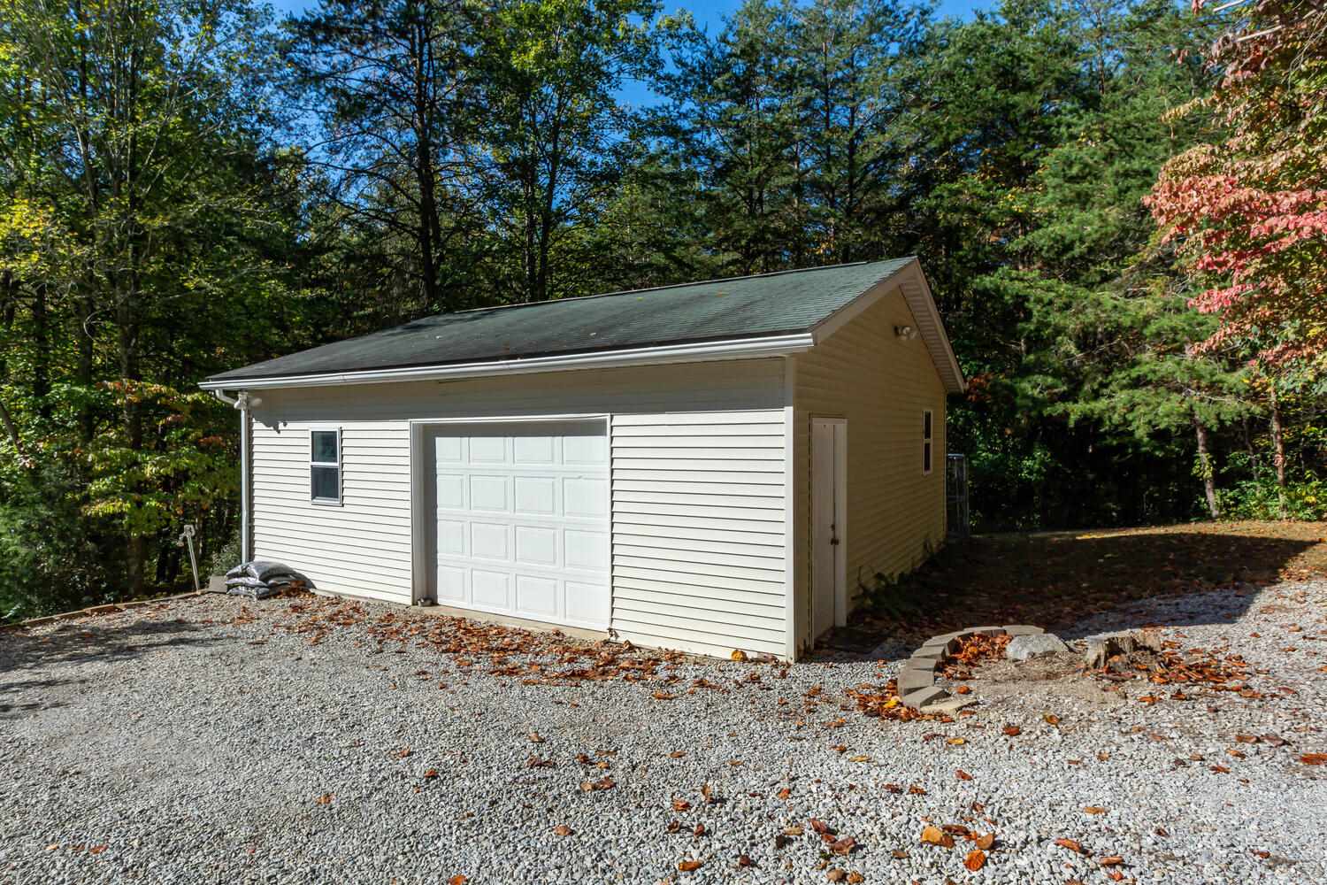 10654 East Dobson Road Bloomfield, IN 47424 - Photo 31 of 35