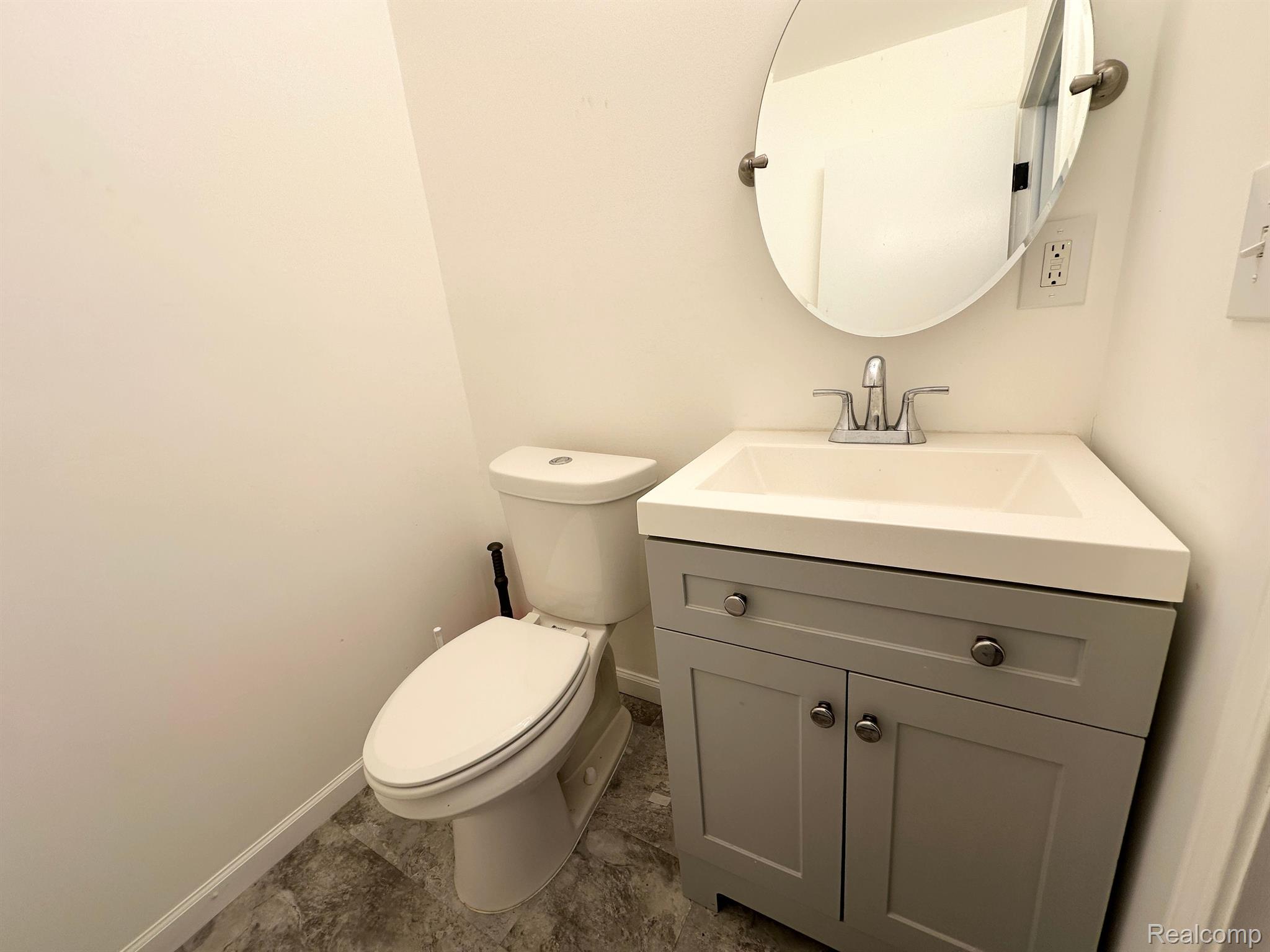 1579 Hampton Road Mount Clemens, MI 48043 - Photo 7 of 17 Half Bath Off of Family Room