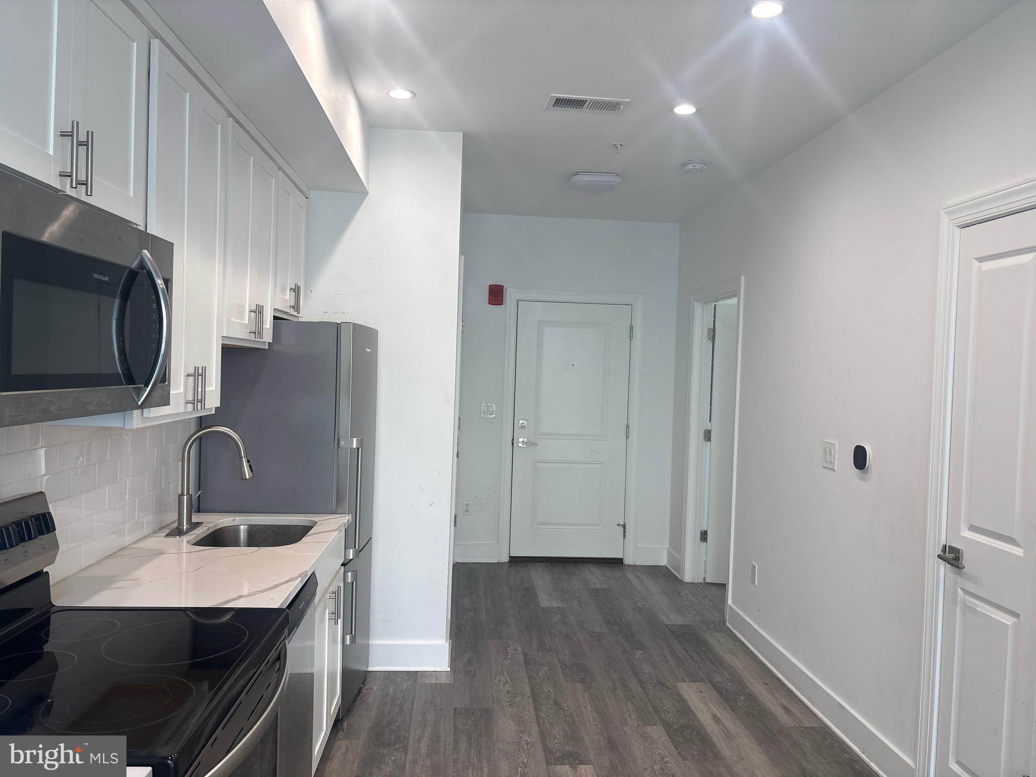 818 Bladensburg Road Northeast, Unit 404 Washington, DC 20002 - Photo 3 of 13