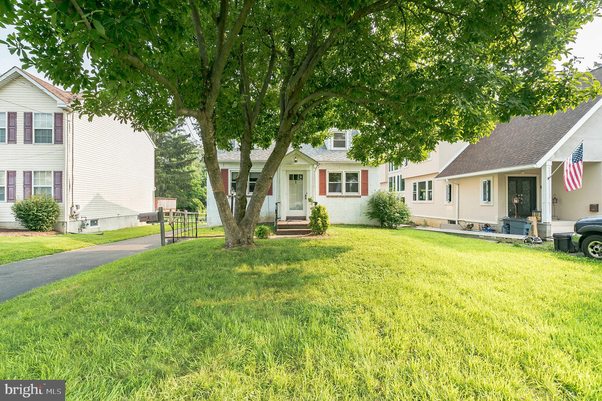 112 Crooked Billet Road Hatboro, PA 19040 - Photo 2 of 28 Front Exterior