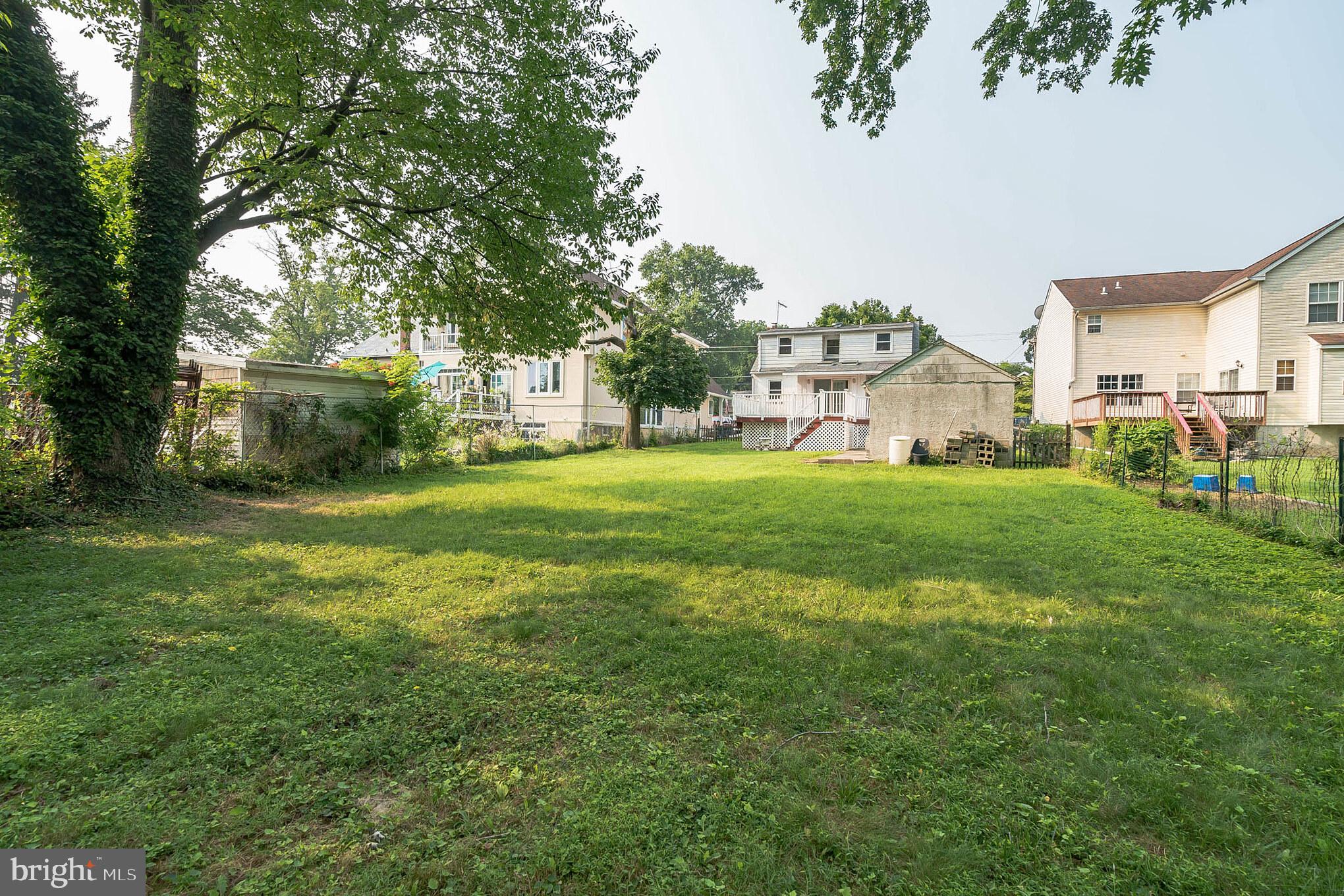 112 Crooked Billet Road Hatboro, PA 19040 - Photo 27 of 28 Backyard