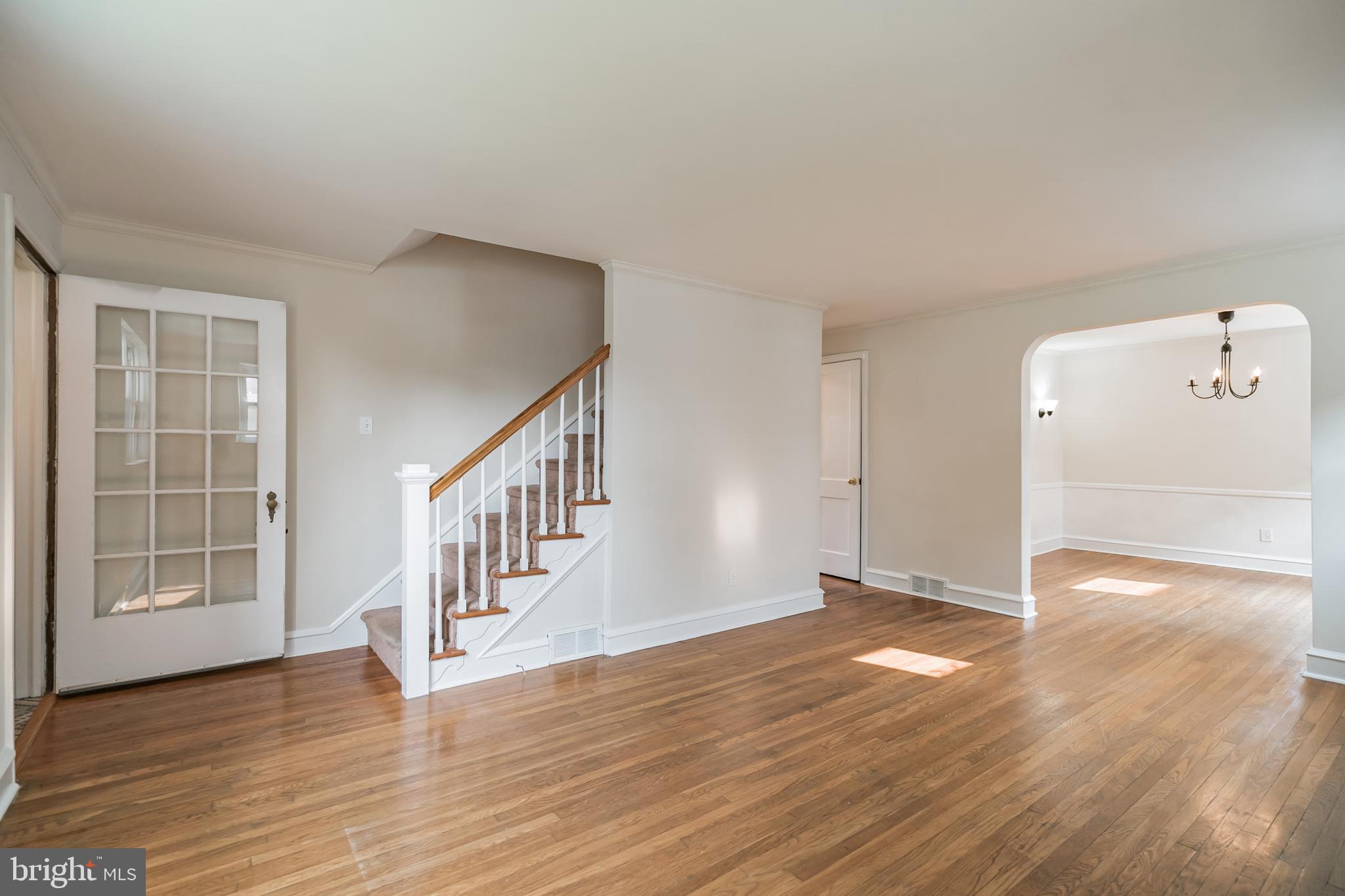 112 Crooked Billet Road Hatboro, PA 19040 - Photo 7 of 28 Living Room