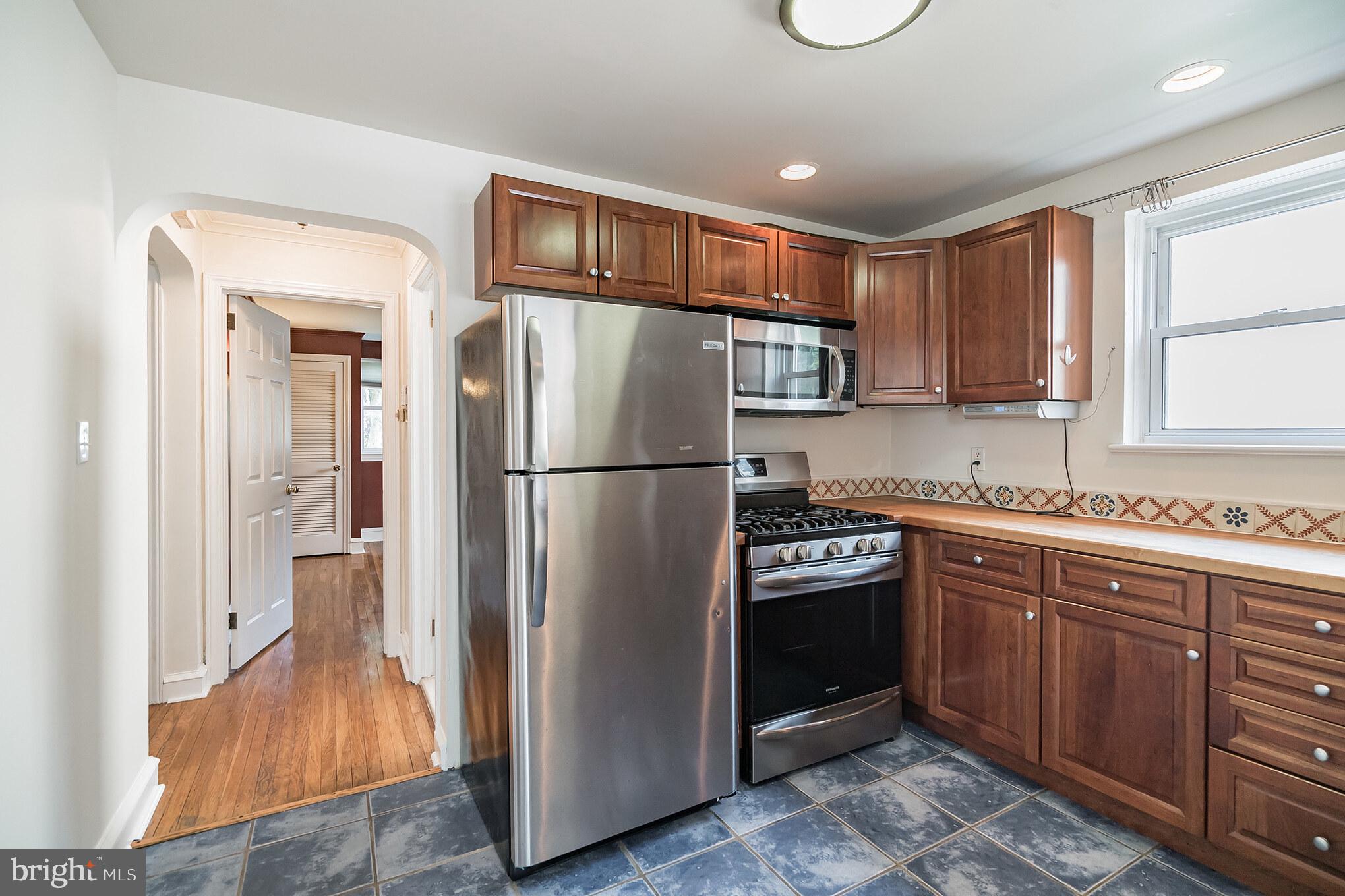 112 Crooked Billet Road Hatboro, PA 19040 - Photo 10 of 28 Kitchen