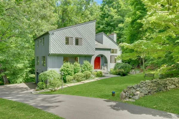 $975,000 | 24 Anne Chambers Lane, Katonah, NY 10536