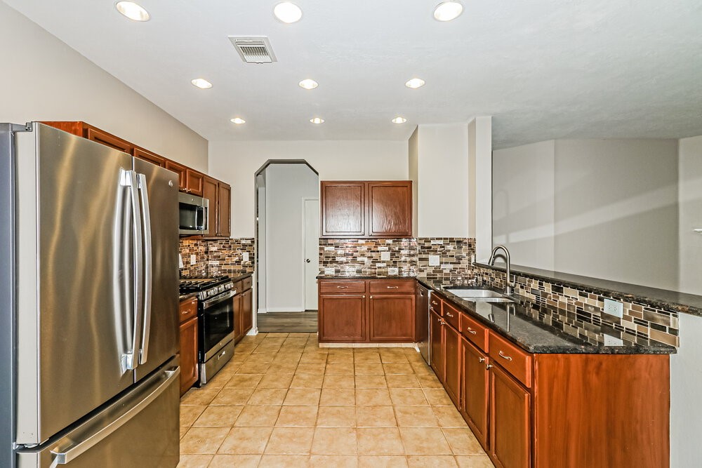 7818 Yaupon Ranch Court Cypress, TX 77433 - Photo 8 of 17