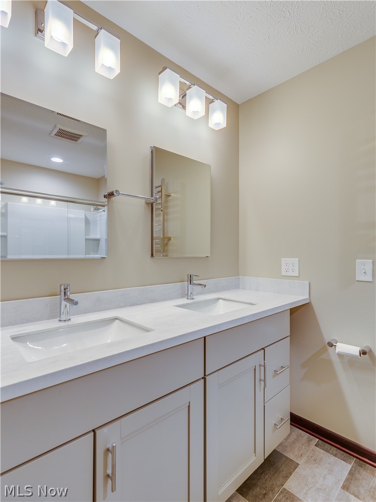 330 Center Road Hinckley, OH 44233 - Photo 20 of 33 Gallery Image 20