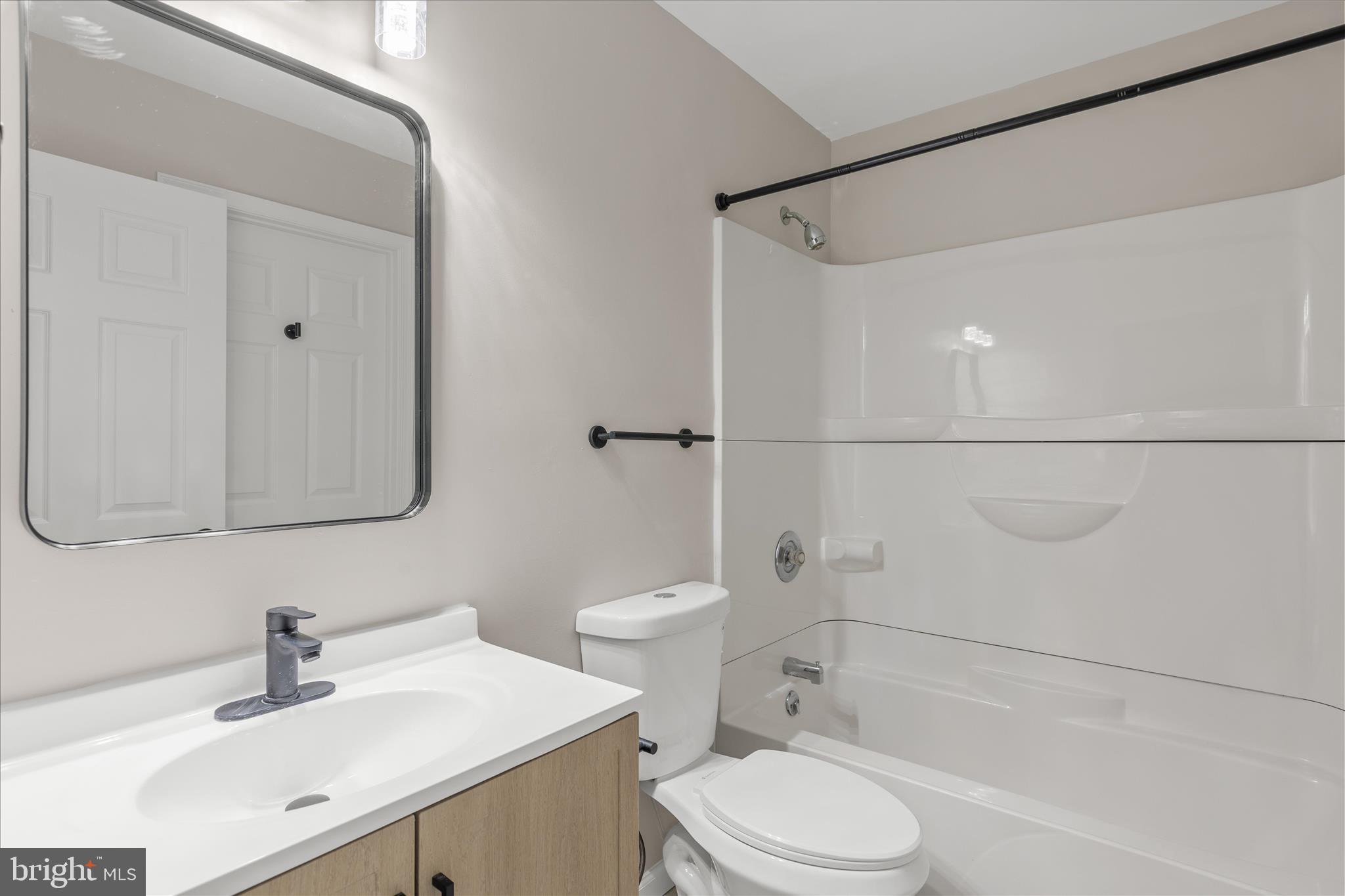 423 Calvert Street Chestertown, MD 21620 - Photo 21 of 30 Upstairs bath