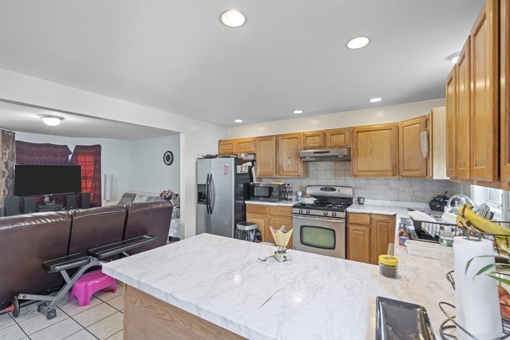140 Grant Street Fall River, MA 02721 - Photo 21 of 42