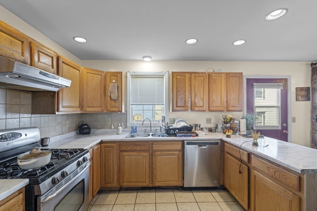 140 Grant Street Fall River, MA 02721 - Photo 22 of 42