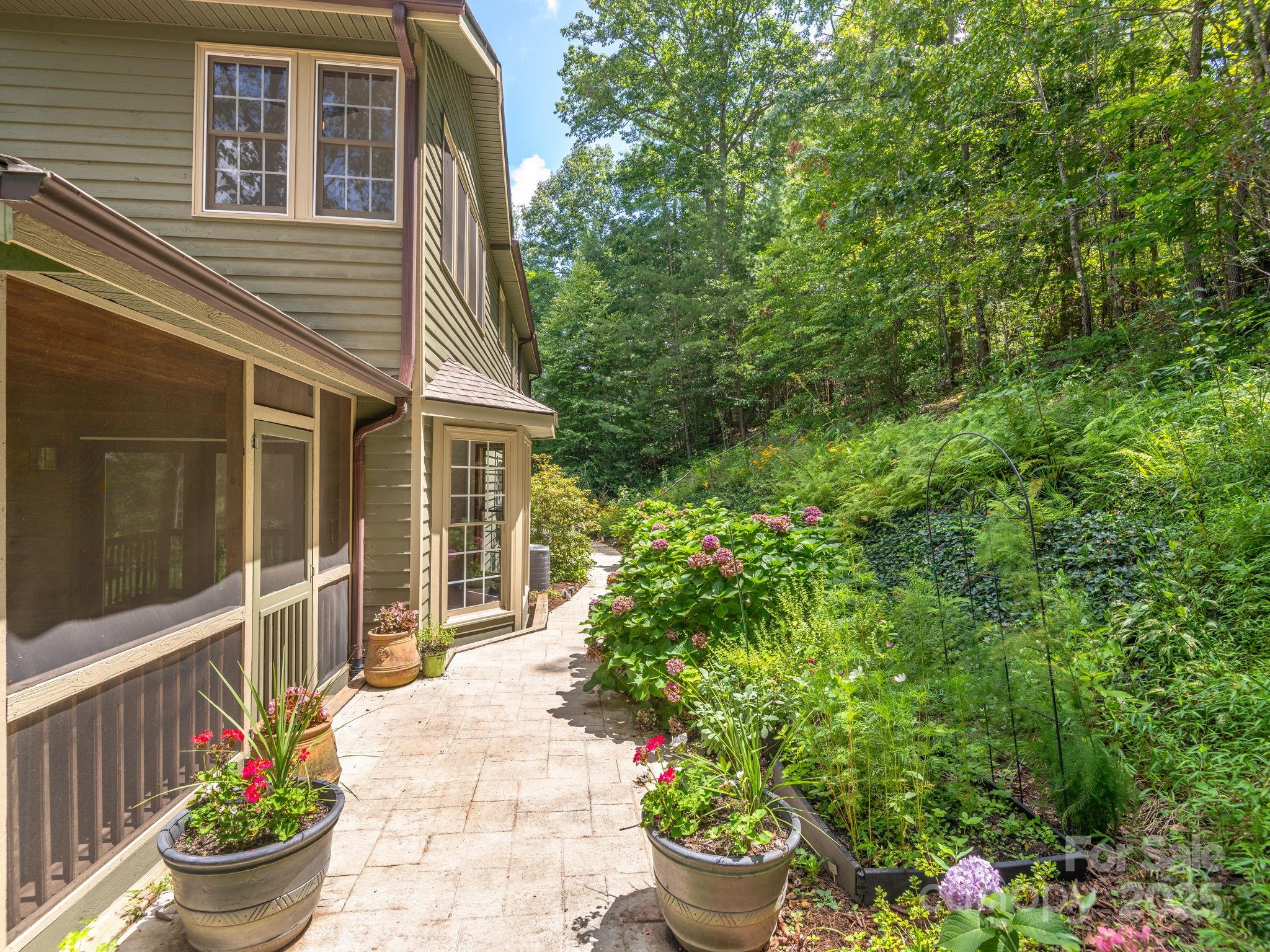 12 Sunny Ridge Drive Asheville, NC 28804 - Photo 29 of 37