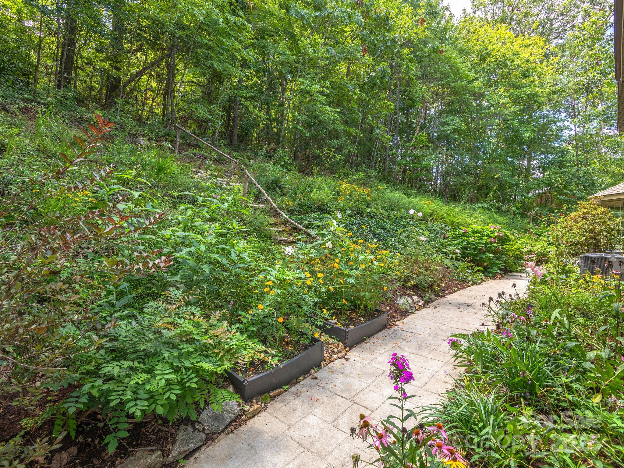 12 Sunny Ridge Drive Asheville, NC 28804 - Photo 31 of 37