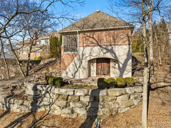 $1,949,000 | 12932 Sunset Bluff Court, St. Louis, MO 63127