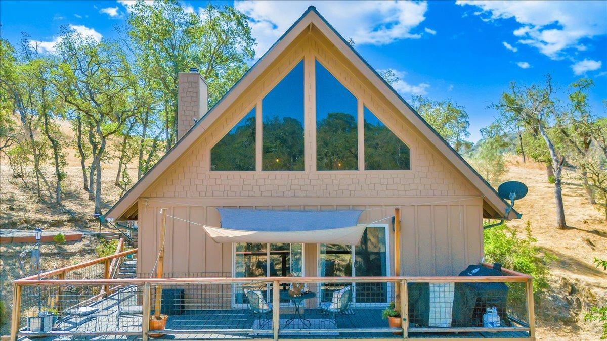 1499 Sawmill Road, Unit 594 Copperopolis, CA 95228 - Photo 15 of 98 Beautiful windows provide great natural light.