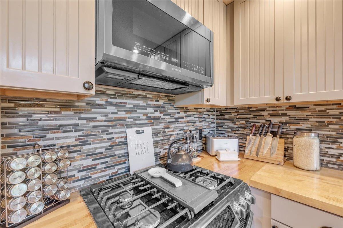 1499 Sawmill Road, Unit 594 Copperopolis, CA 95228 - Photo 29 of 98 Beautiful cabinetry.