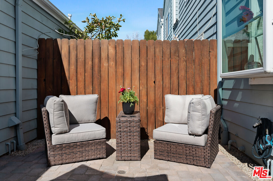 591 Garfield Avenue, Unit 5 Pasadena, CA 91101 - Photo 21 of 48 a building outdoor space with patio furniture