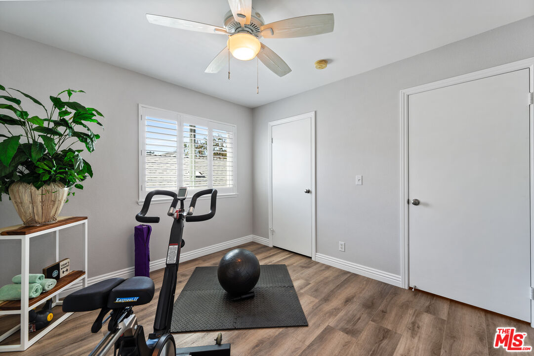 591 Garfield Avenue, Unit 5 Pasadena, CA 91101 - Photo 37 of 48 a view of a workspace with furniture and a potted plant