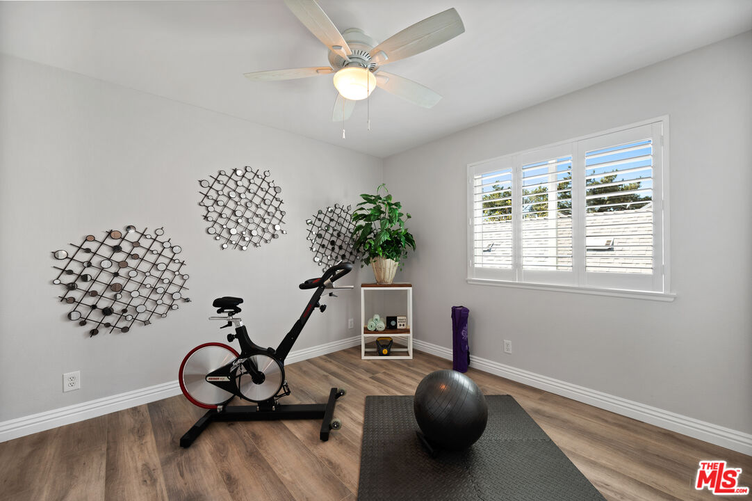 591 Garfield Avenue, Unit 5 Pasadena, CA 91101 - Photo 38 of 48 a room with gym equipment and a window