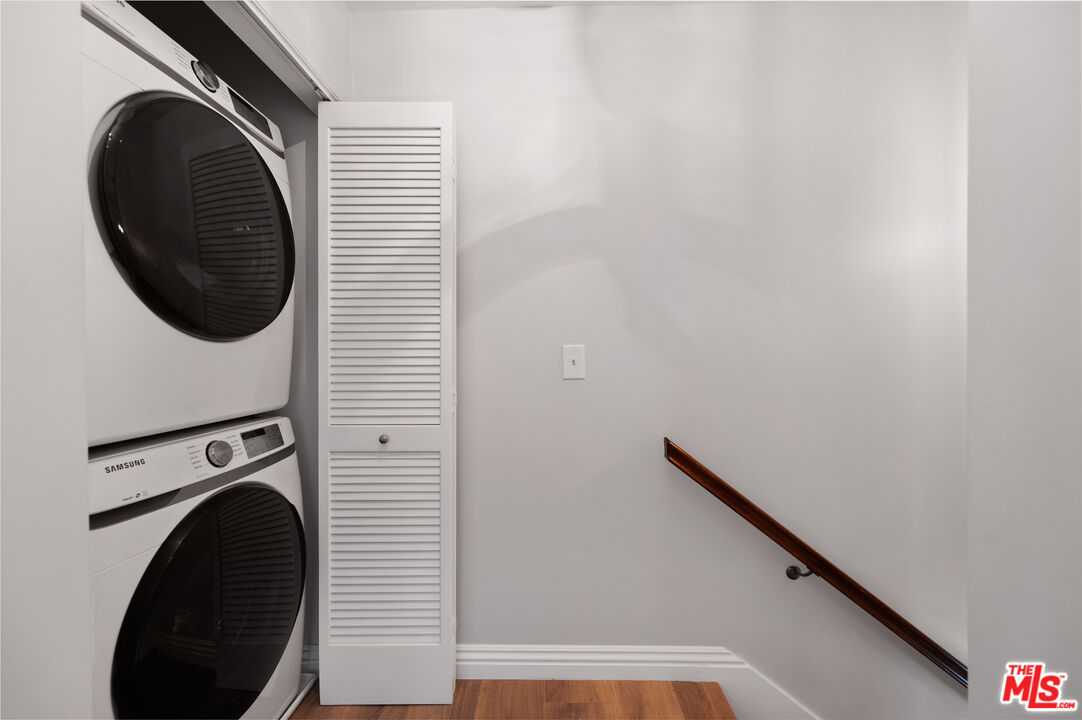 591 Garfield Avenue, Unit 5 Pasadena, CA 91101 - Photo 42 of 48 a close view of a utility room with dryer and washer