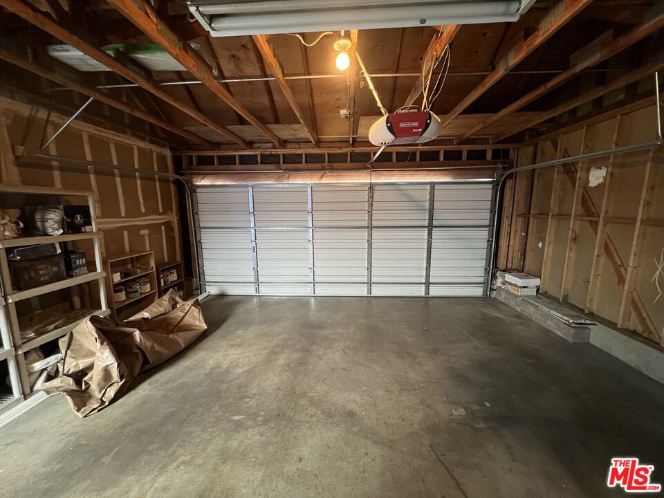 591 Garfield Avenue, Unit 5 Pasadena, CA 91101 - Photo 46 of 48 a view of a room with gym equipment