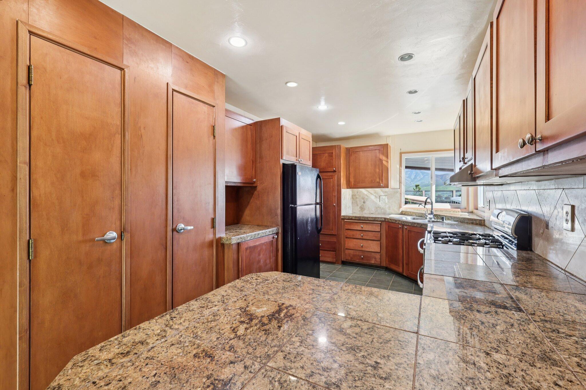 275 South Worthington Street, Unit 14 Spring Valley, CA 91977 - Photo 19 of 69 21-web-or-mls-S Worthington St 14-S2701-