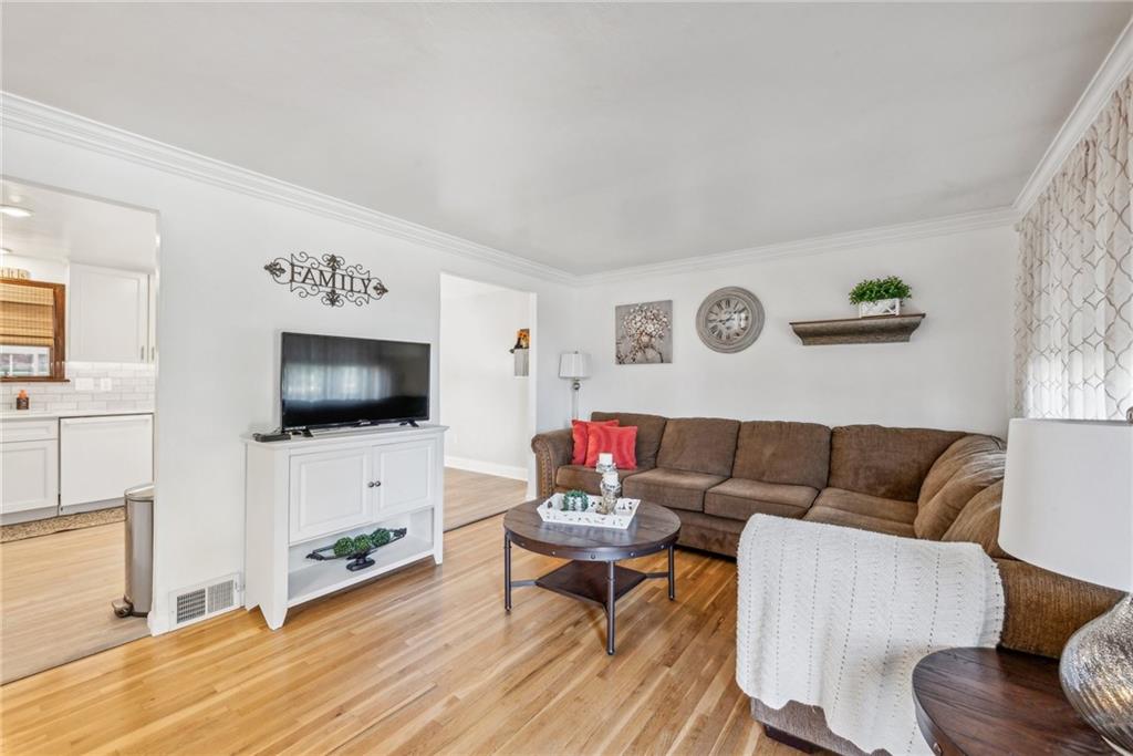 13511 Ormsby Drive Irwin, PA 15642 - Photo 5 of 36