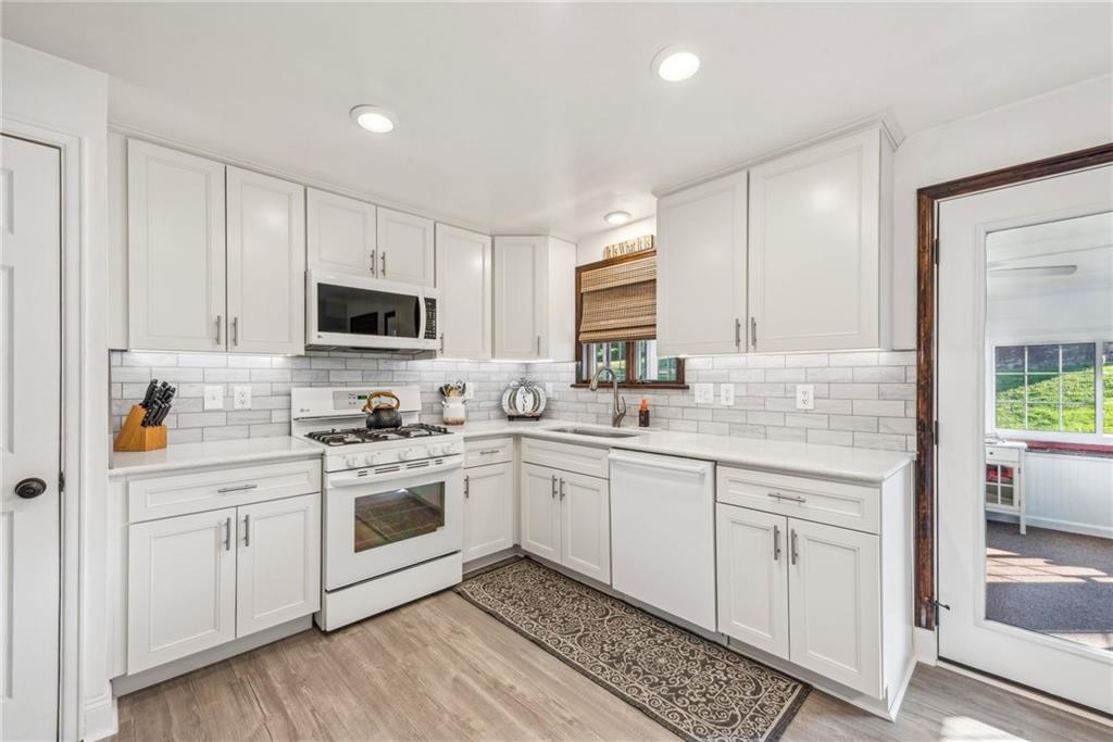 13511 Ormsby Drive Irwin, PA 15642 - Photo 7 of 36