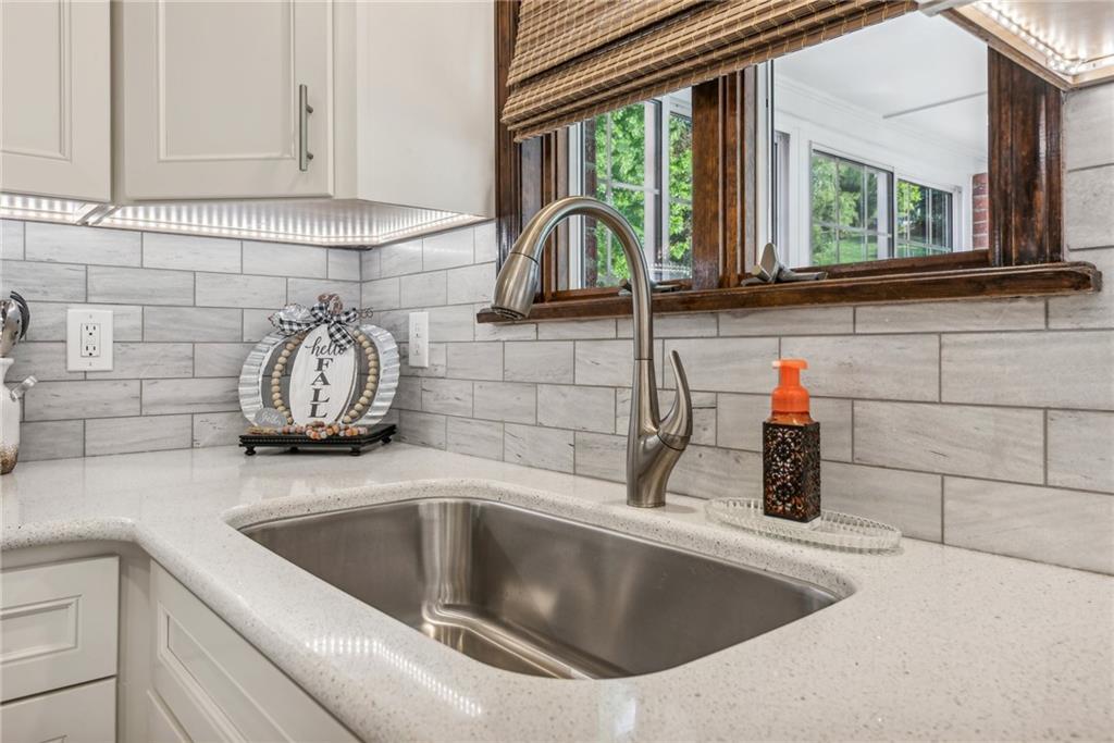 13511 Ormsby Drive Irwin, PA 15642 - Photo 10 of 36