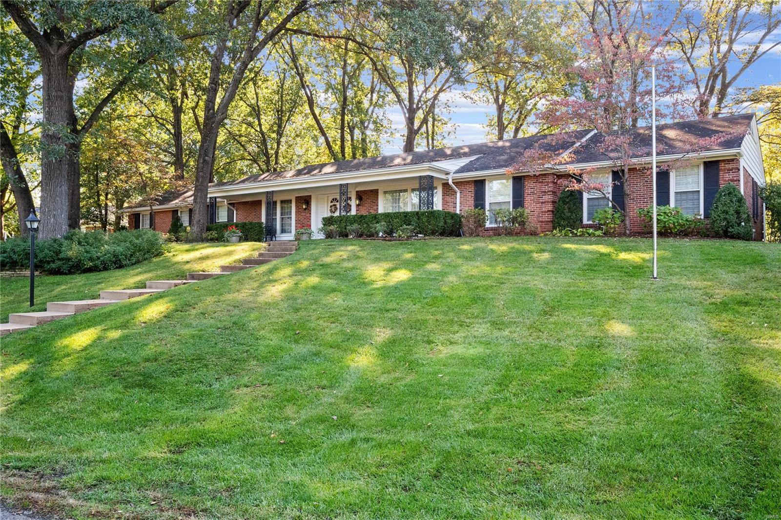 9884 Copper Hill Road St. Louis, MO 63124 - Photo 4 of 45 Gallery Image 4
