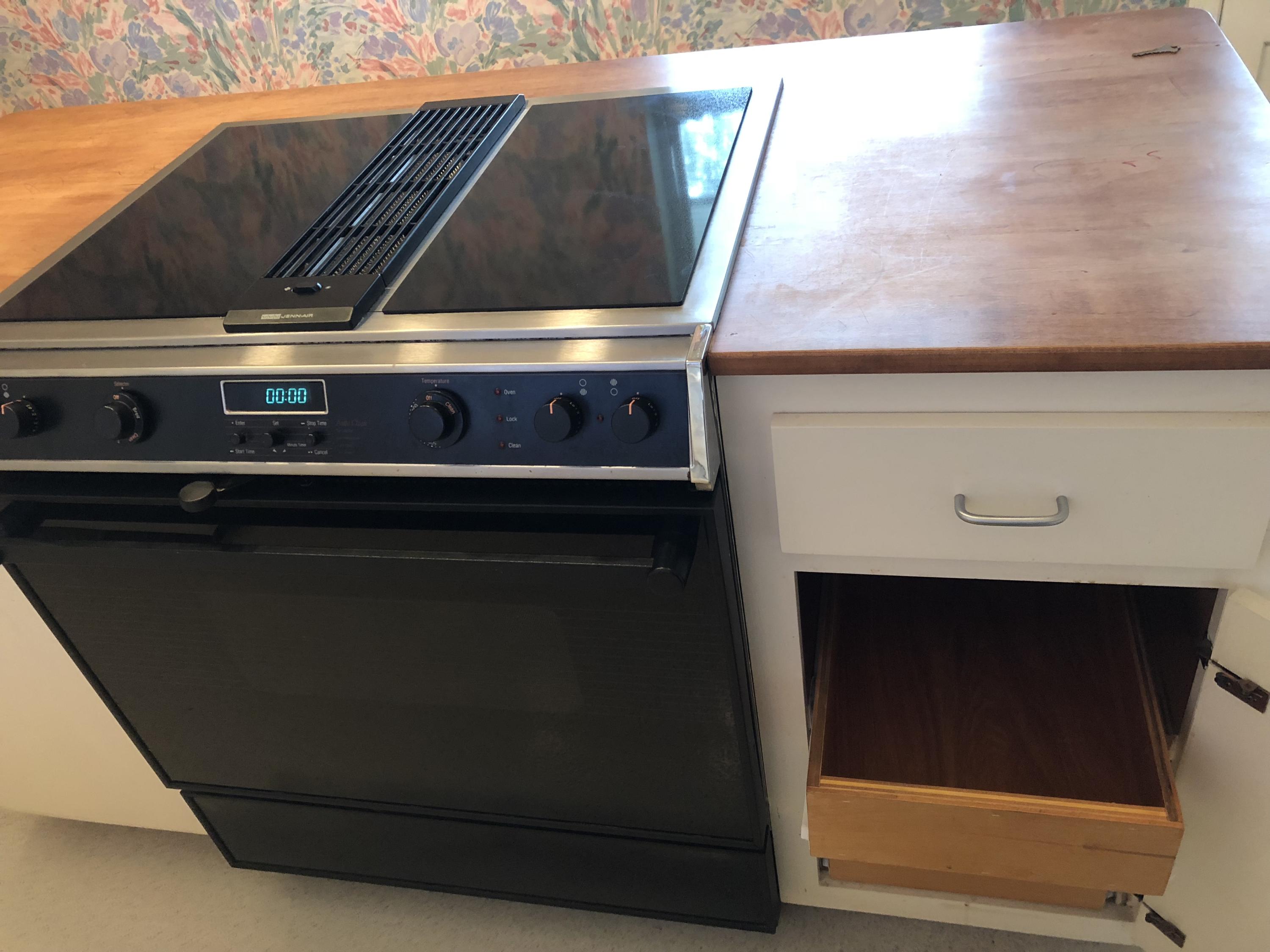 7 Sheridan Road Charleston, SC 29407 - Photo 13 of 24 7 Sheridan Kitchen island