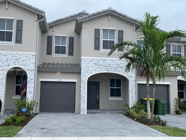 $2,600 | 1271 Southeast 27th Street, Unit 1271, Homestead, FL 33035