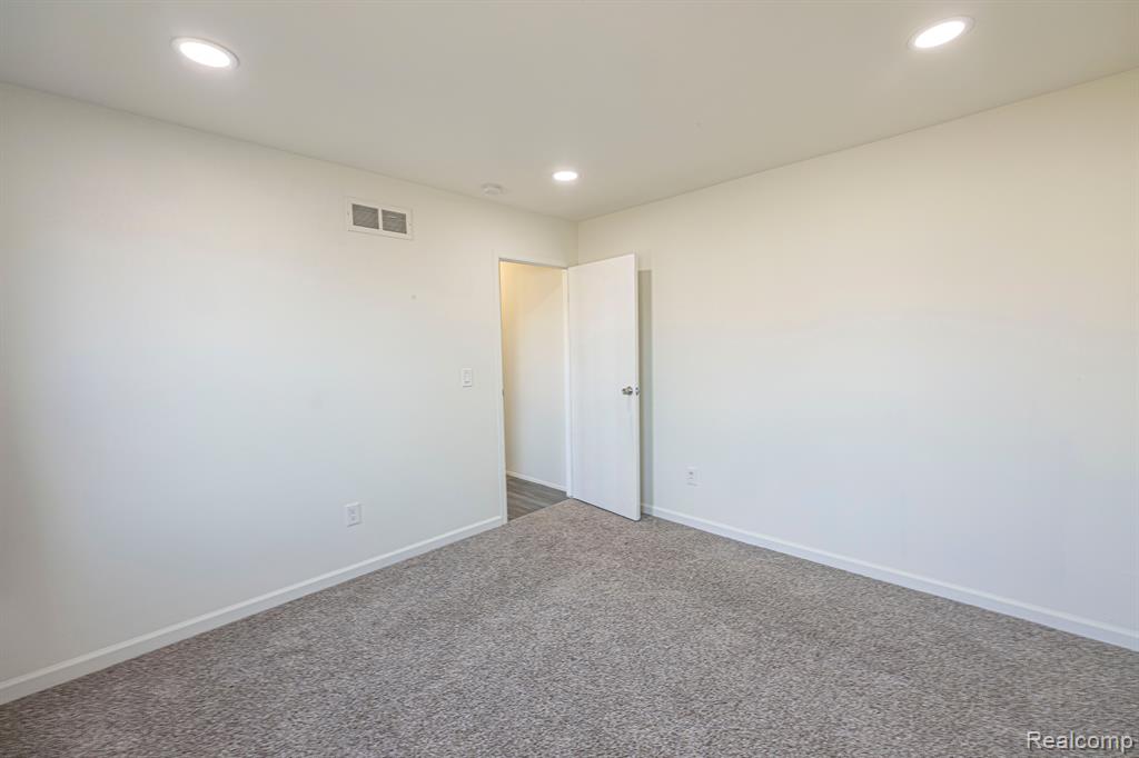 22257 Derby Road Woodhaven, MI 48183 - Photo 22 of 23