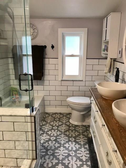 500 Sleepy Hollow Road Pittsburgh, PA 15228 - Photo 15 of 20 Updated full bathroom
