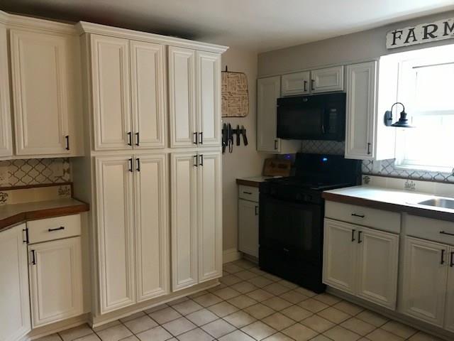 500 Sleepy Hollow Road Pittsburgh, PA 15228 - Photo 6 of 20 Kitchen
