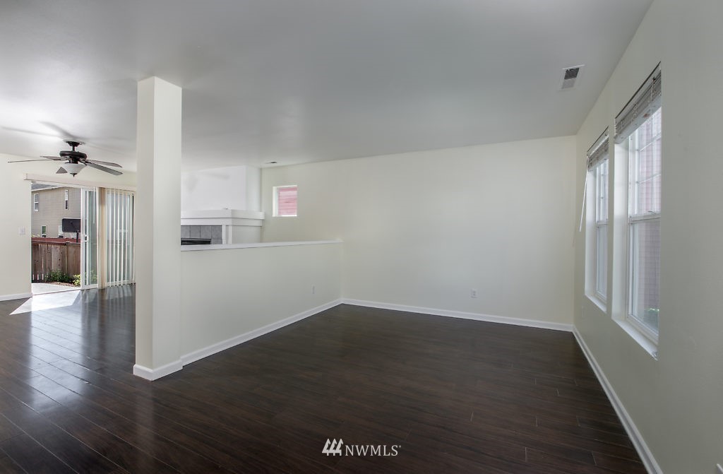 222 Edmonds Place Northeast Renton, WA 98056 - Photo 5 of 23