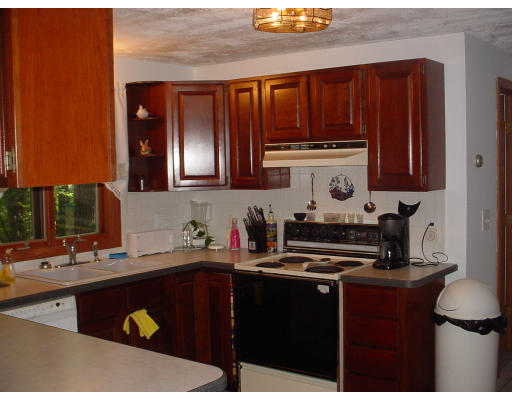 142 Leslie Road Rowley, MA 01969 - Photo 4 of 15