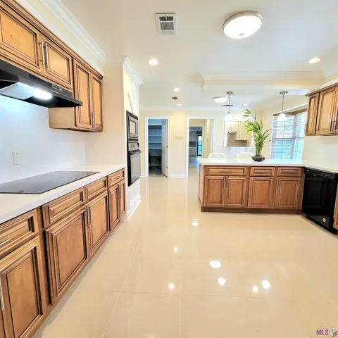 $2,500 | 12280 Warwick Avenue, Baton Rouge, LA 70815