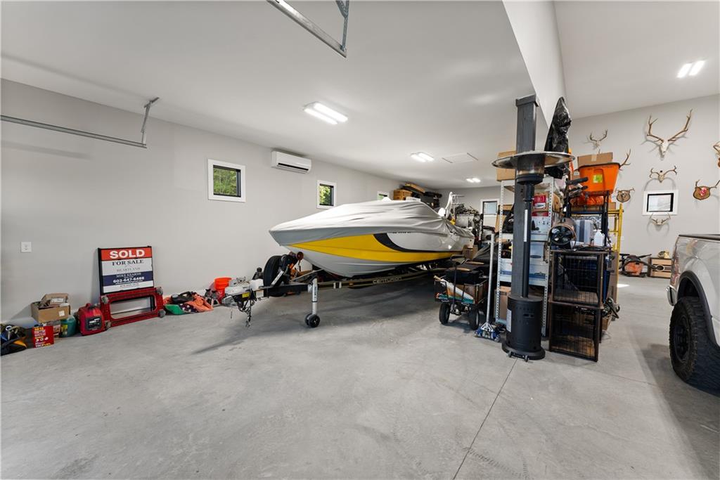 373 Fortress Way Jefferson, GA 30549 - Photo 101 of 118 a view of a room with gym equipment