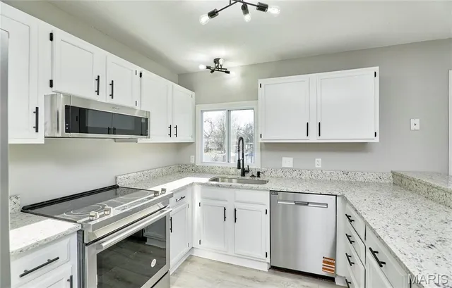 $349,900 | 1708 Lynncove Lane, St. Charles, MO 63303