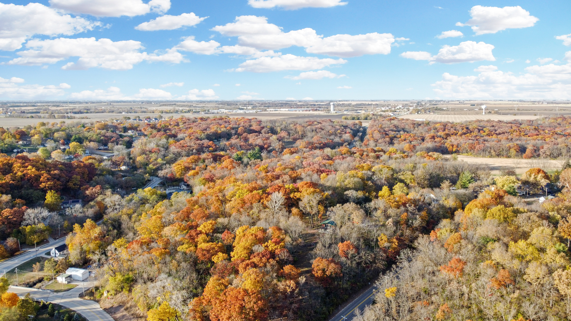 200 East Grove Street Utica, IL 61373 - Photo 27 of 41 a view of city and mountain