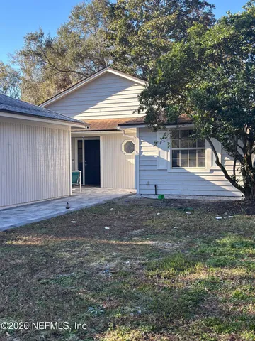 $325,000 | 8226 Lake Woodbourne Drive East, Jacksonville, FL 32217